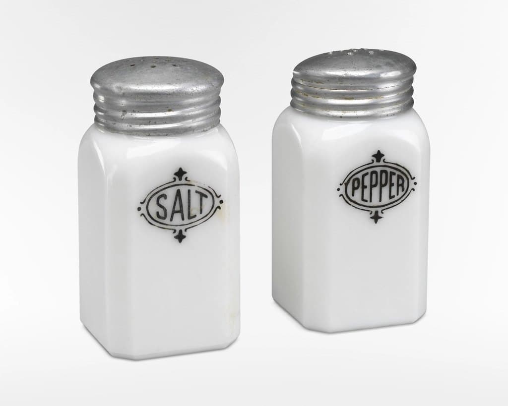 Salt & Pepper Shaker Set